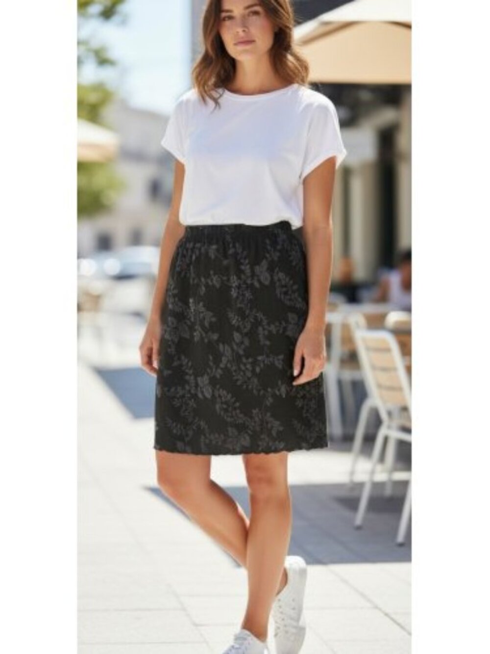 CASTRO Black Velvet Floral Print Skirt Ladies Size 16